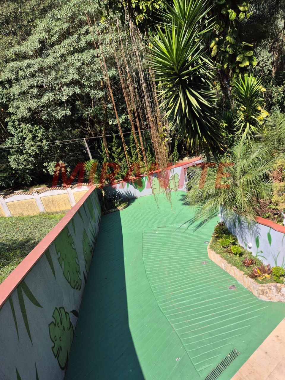 Cond. fechado de 355m² com 3 quartos em Serra da Cantareira