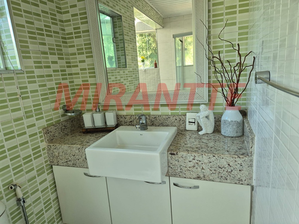 Cond. fechado de 355m² com 3 quartos em Serra da Cantareira