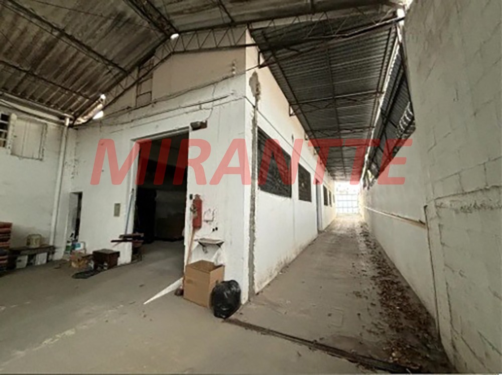 Galpao de 440m² em Chora Menino