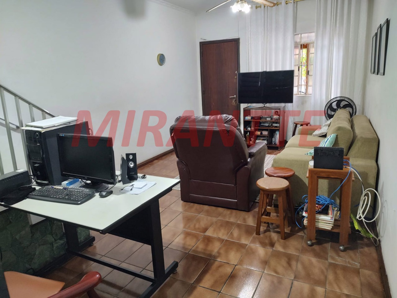 Sobrado de 161m² com 3 quartos em Vila Nivi