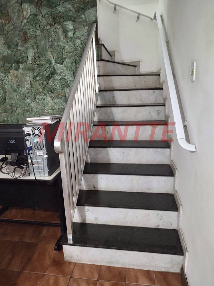 Sobrado de 161m² com 3 quartos em Vila Nivi