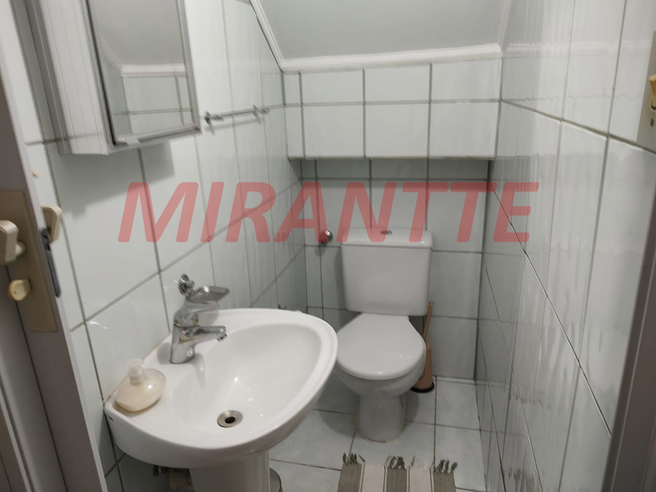 Sobrado de 161m² com 3 quartos em Vila Nivi