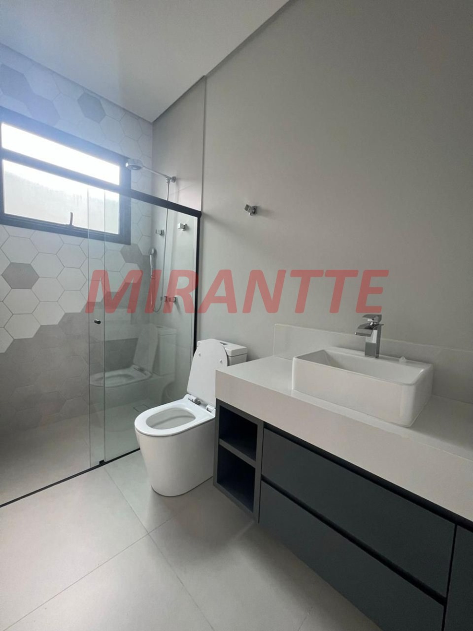 Cond. fechado de 435.7m² com 3 quartos em Alphaville Nova Esplanada 3