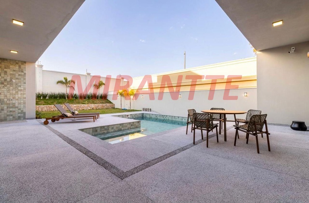 Cond. fechado de 435.7m² com 3 quartos em Alphaville Nova Esplanada 3