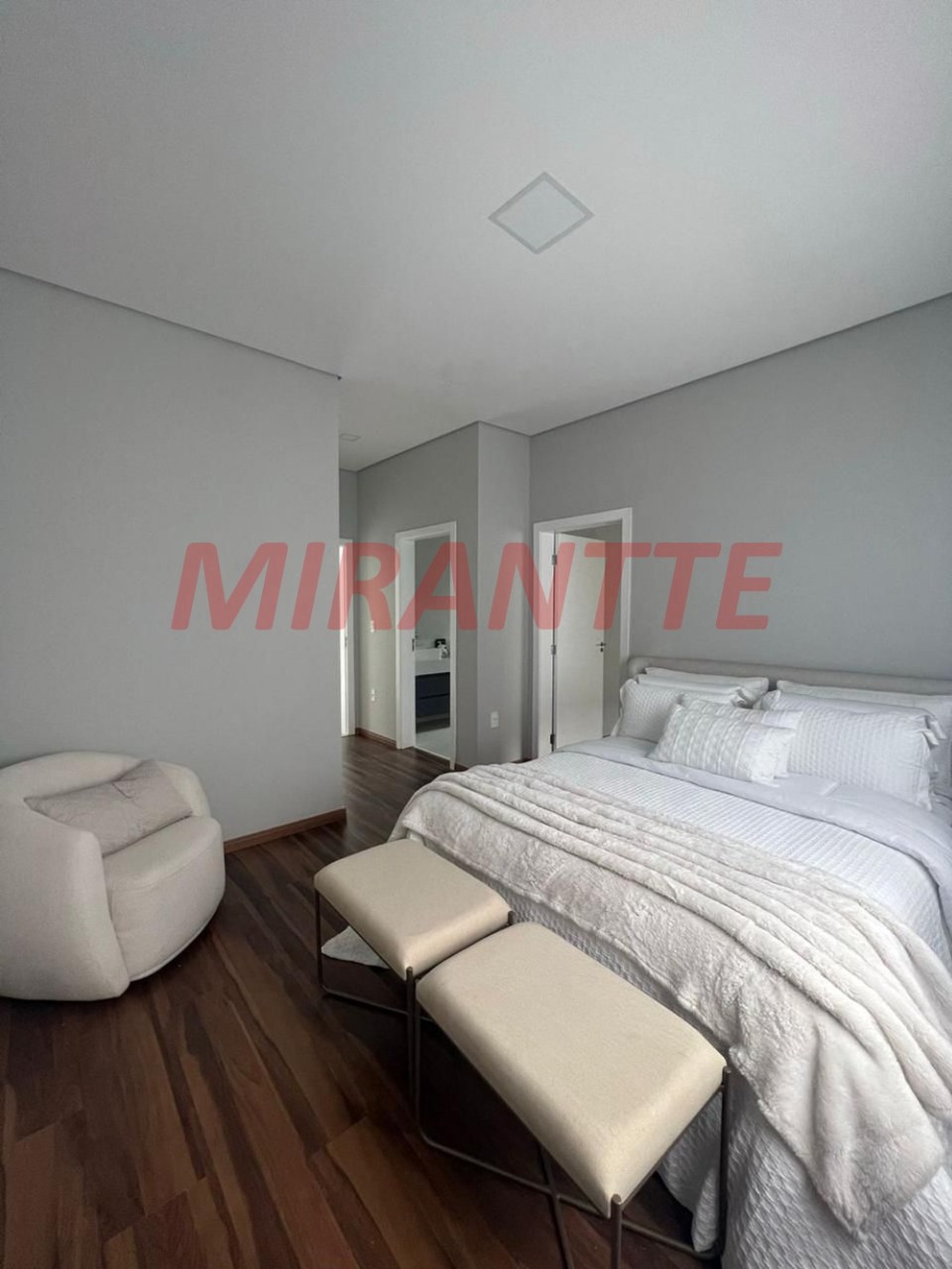Cond. fechado de 435.7m² com 3 quartos em Alphaville Nova Esplanada 3