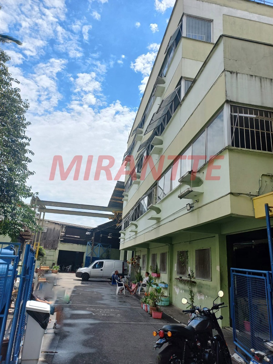 Comercial de 1000m² em Ponte Pequena