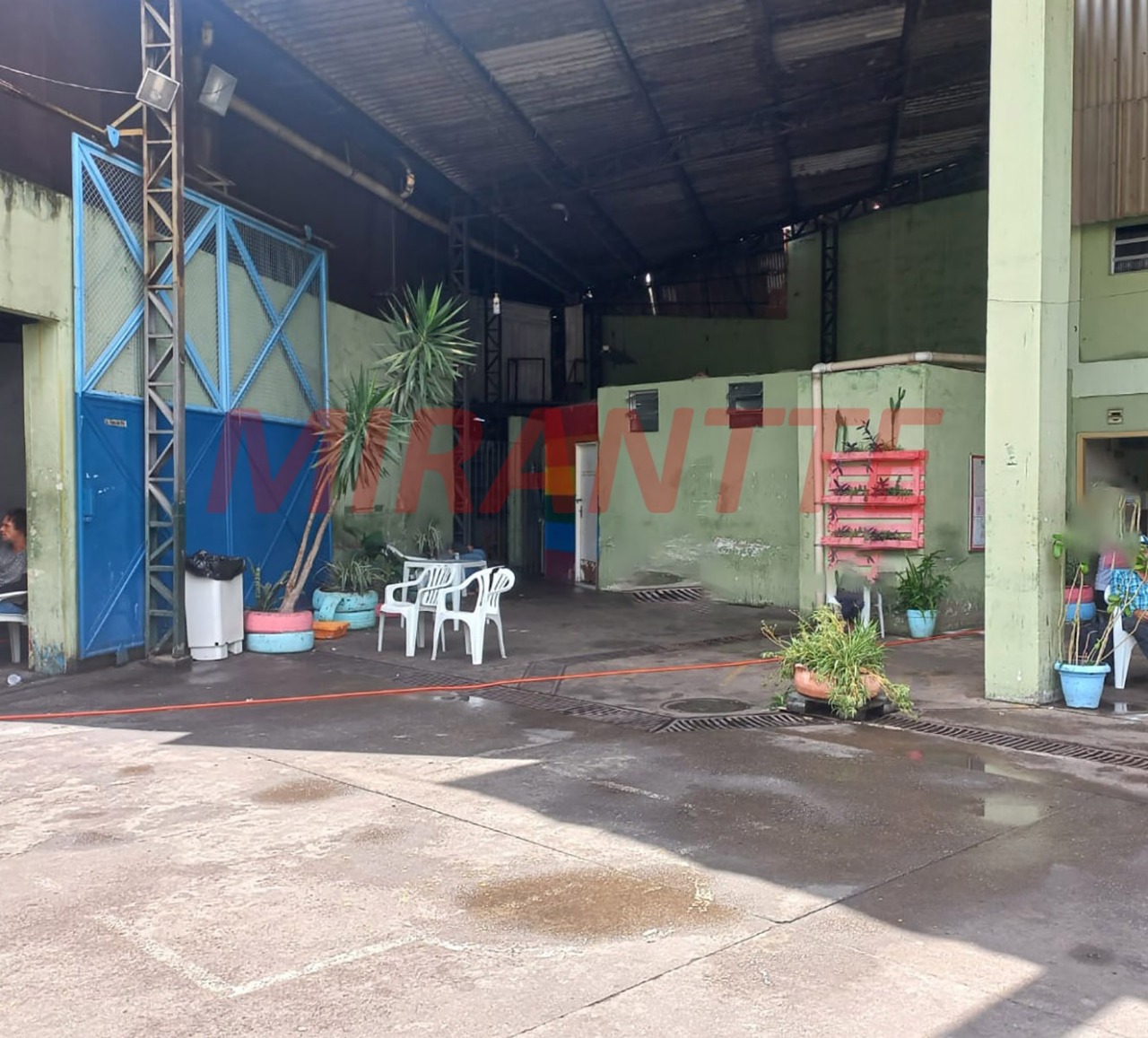 Comercial de 1000m² em Ponte Pequena