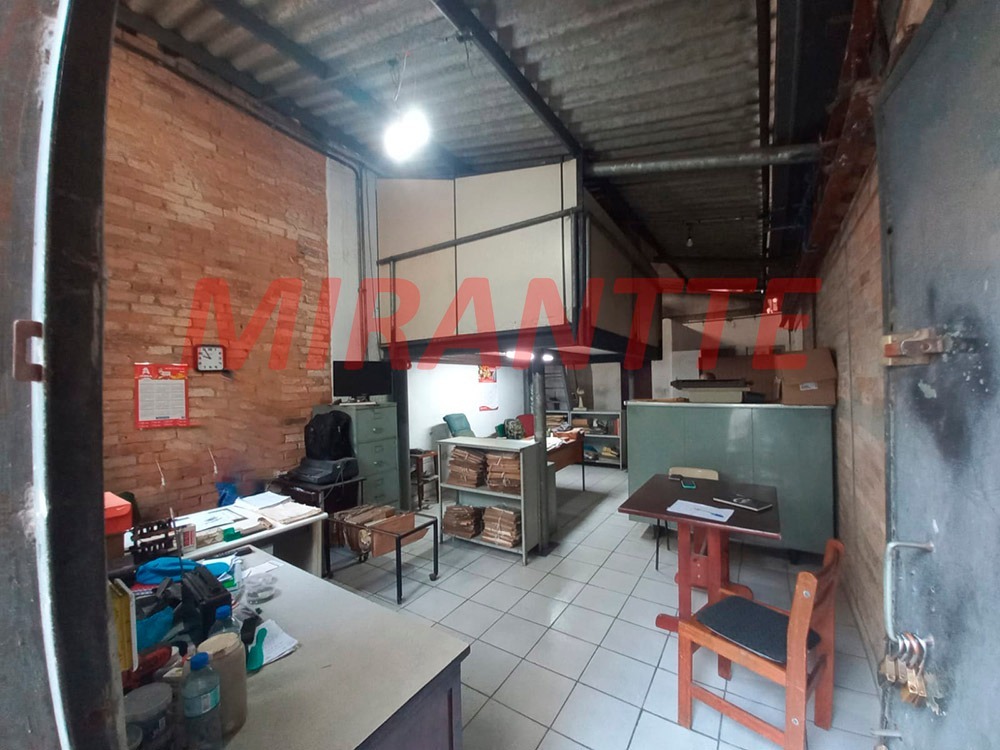 Comercial de 1000m² em Ponte Pequena