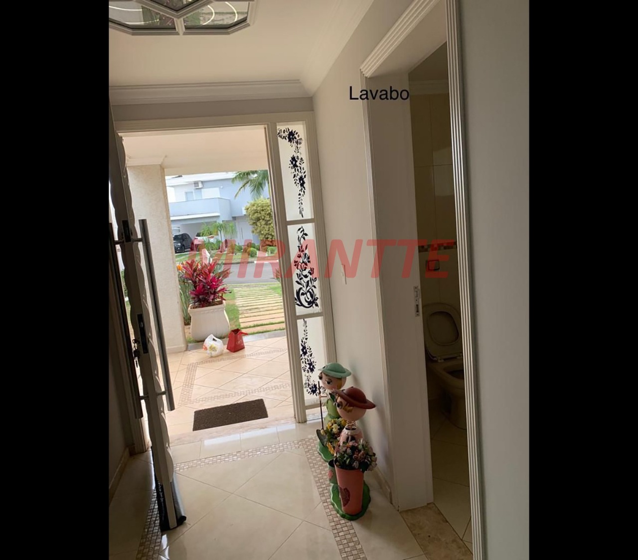 Cond. fechado de 418m² com 3 quartos em Parque Residencial Shamballa II