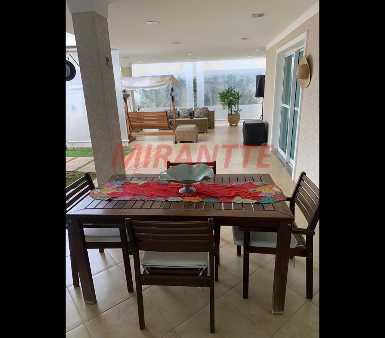 Cond. fechado de 418m² com 3 quartos em Parque Residencial Shamballa II