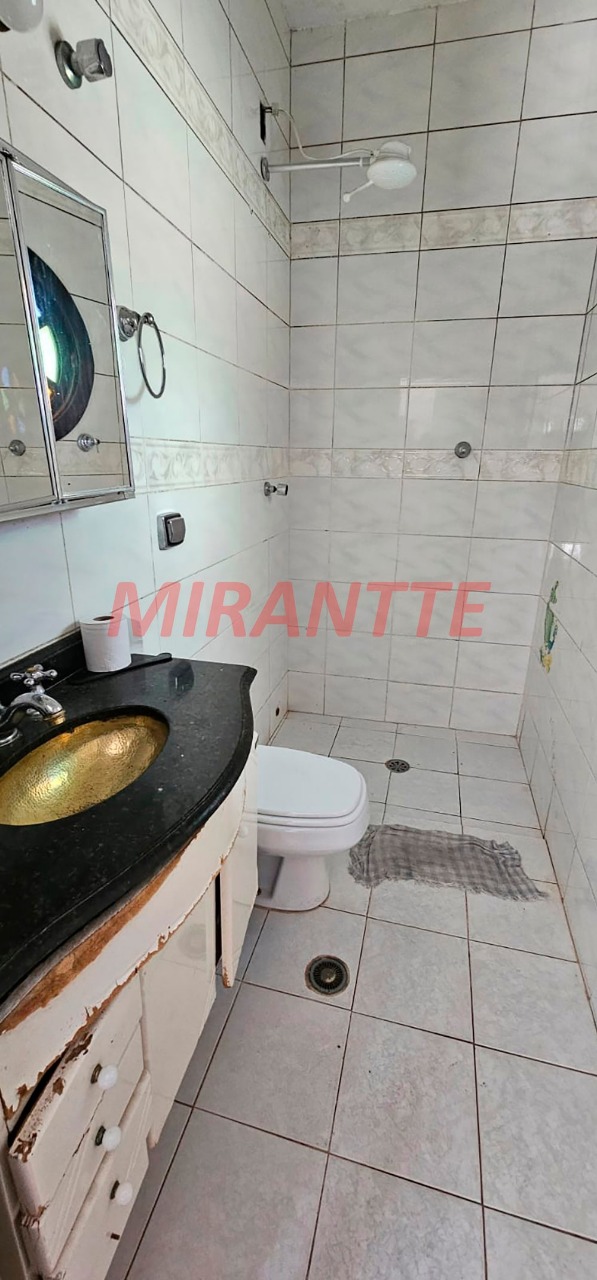 Sobrado de 420m² com 3 quartos em Água Fria