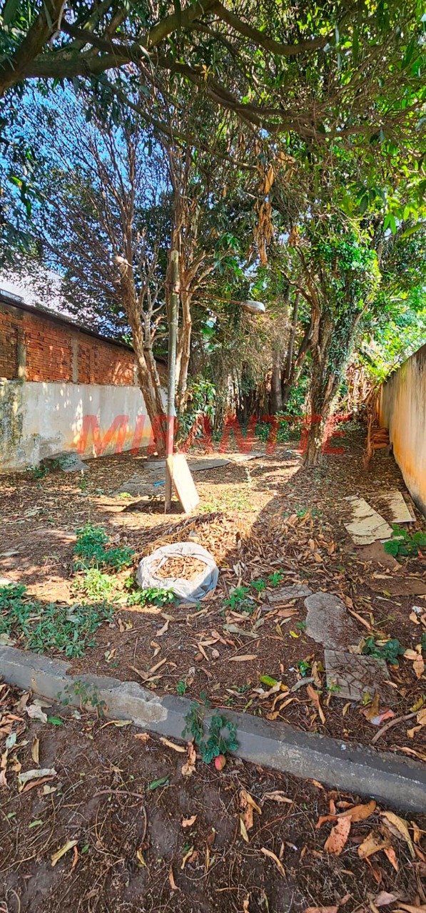 Sobrado de 420m² com 3 quartos em Água Fria