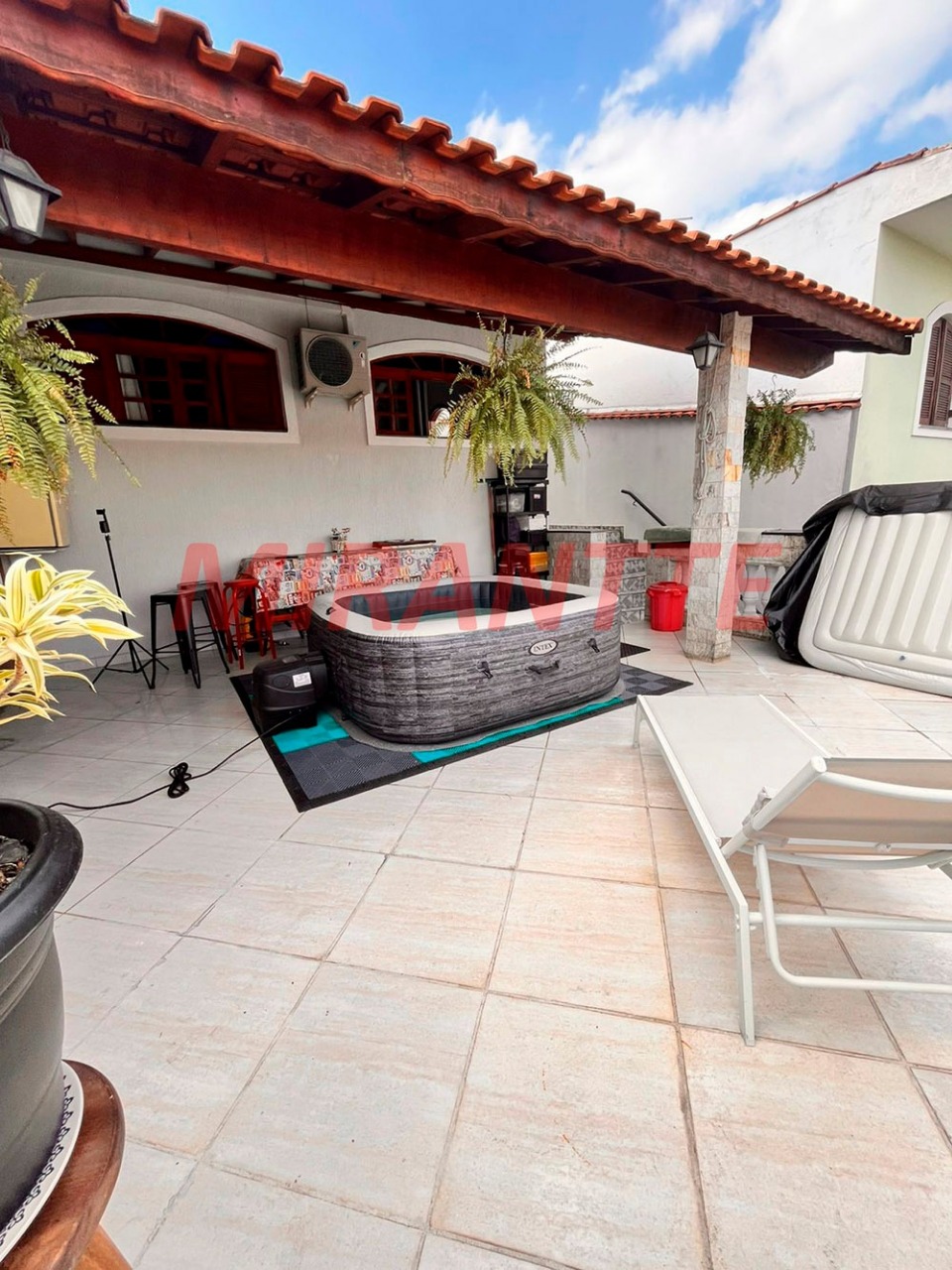 Casa terrea de 1.5m² com 4 quartos em Bortolândia