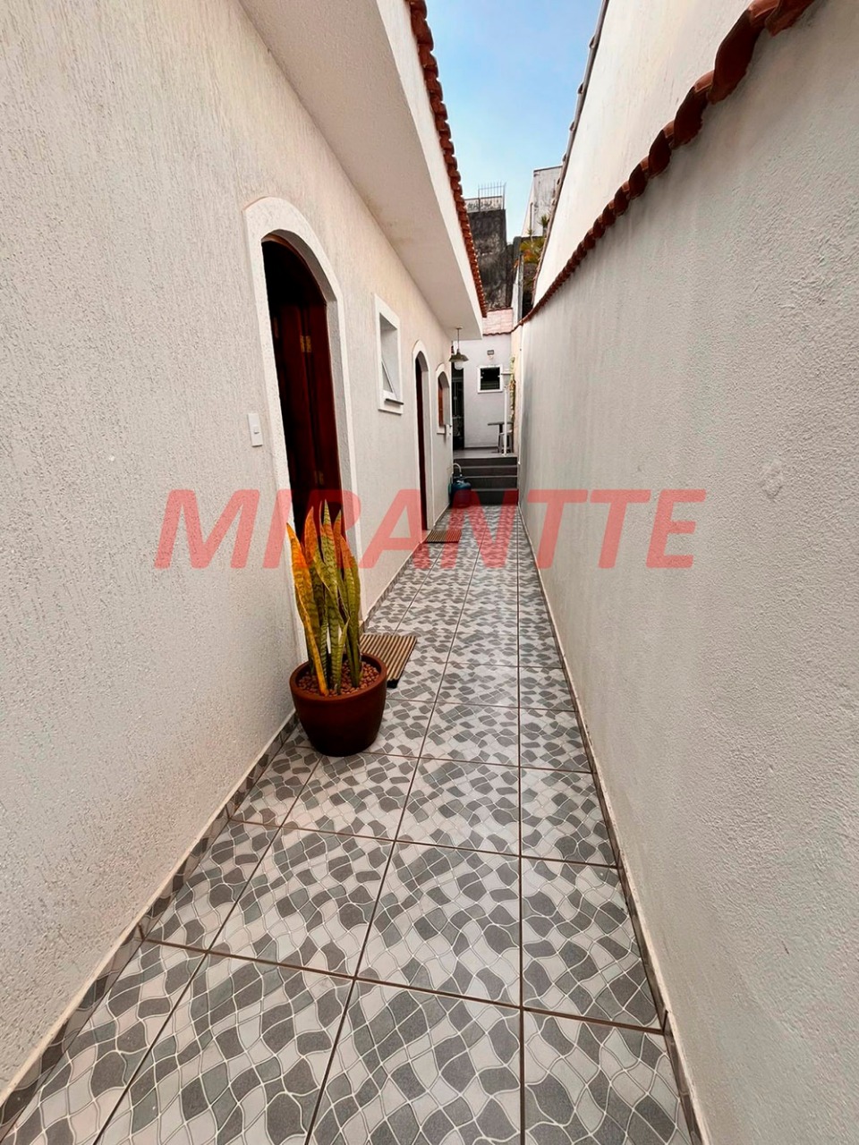 Casa terrea de 1.5m² com 4 quartos em Bortolândia