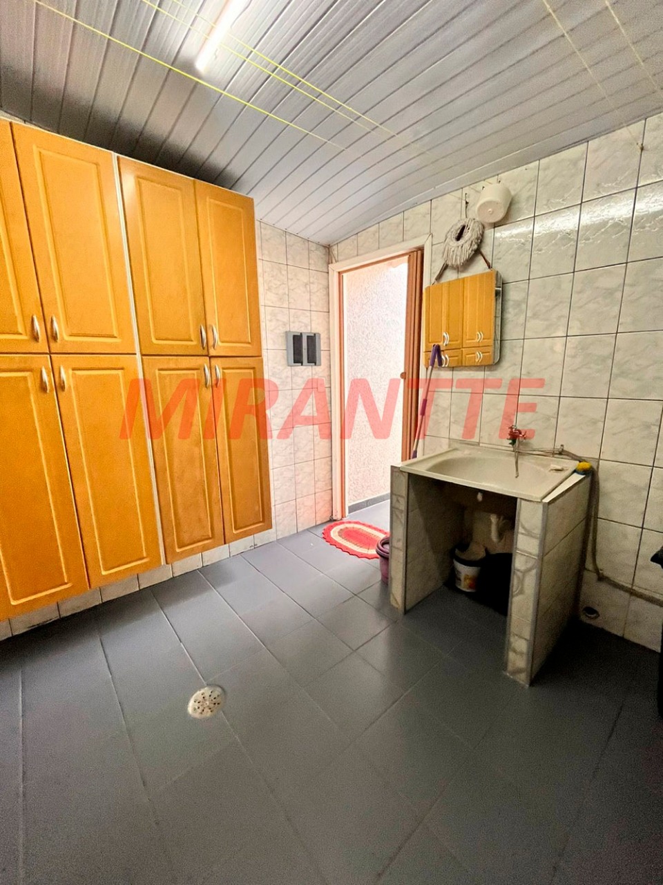 Casa terrea de 1.5m² com 4 quartos em Bortolândia