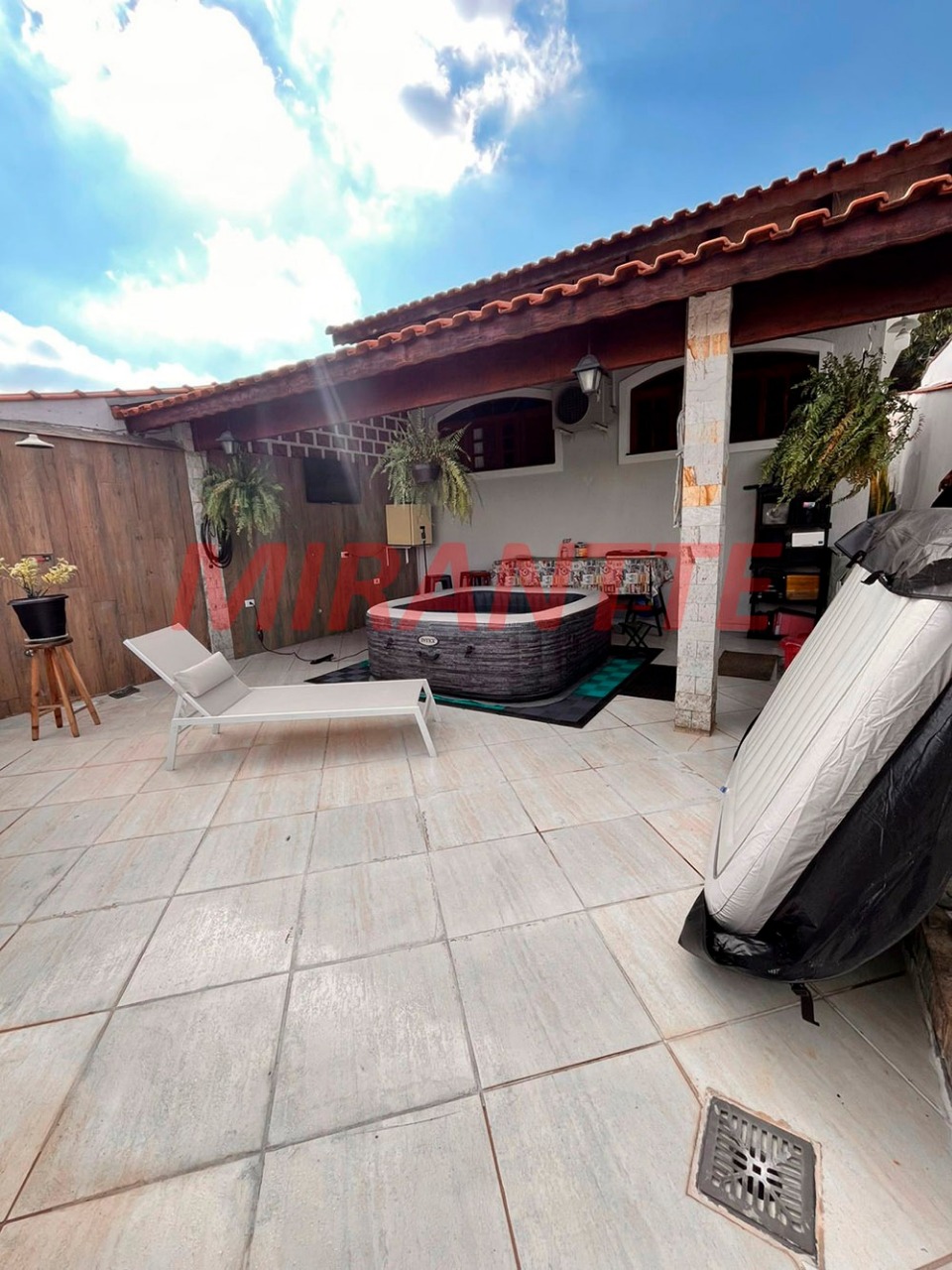 Casa terrea de 1.5m² com 4 quartos em Bortolândia