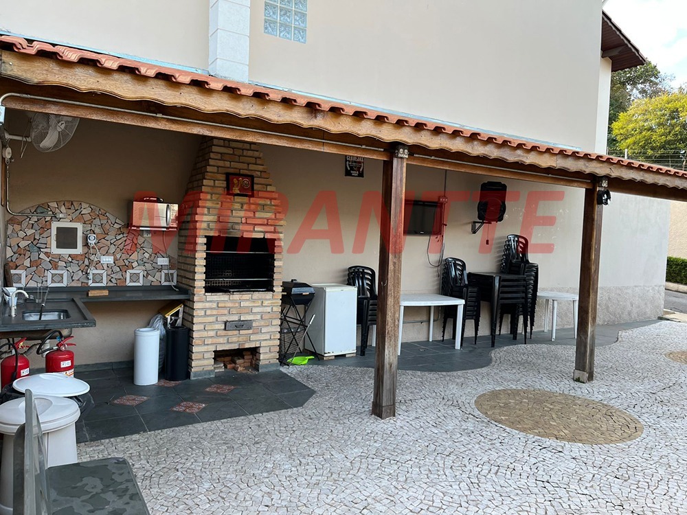 Cond. fechado de 126m² com 3 quartos em Vila Mazzei
