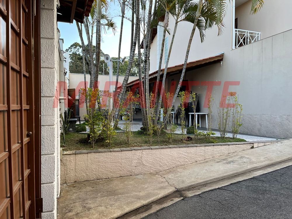 Cond. fechado de 126m² com 3 quartos em Vila Mazzei