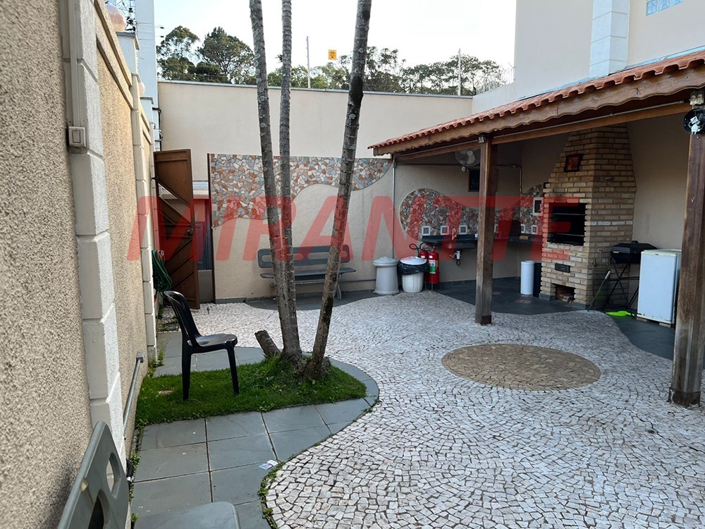 Cond. fechado de 126m² com 3 quartos em Vila Mazzei