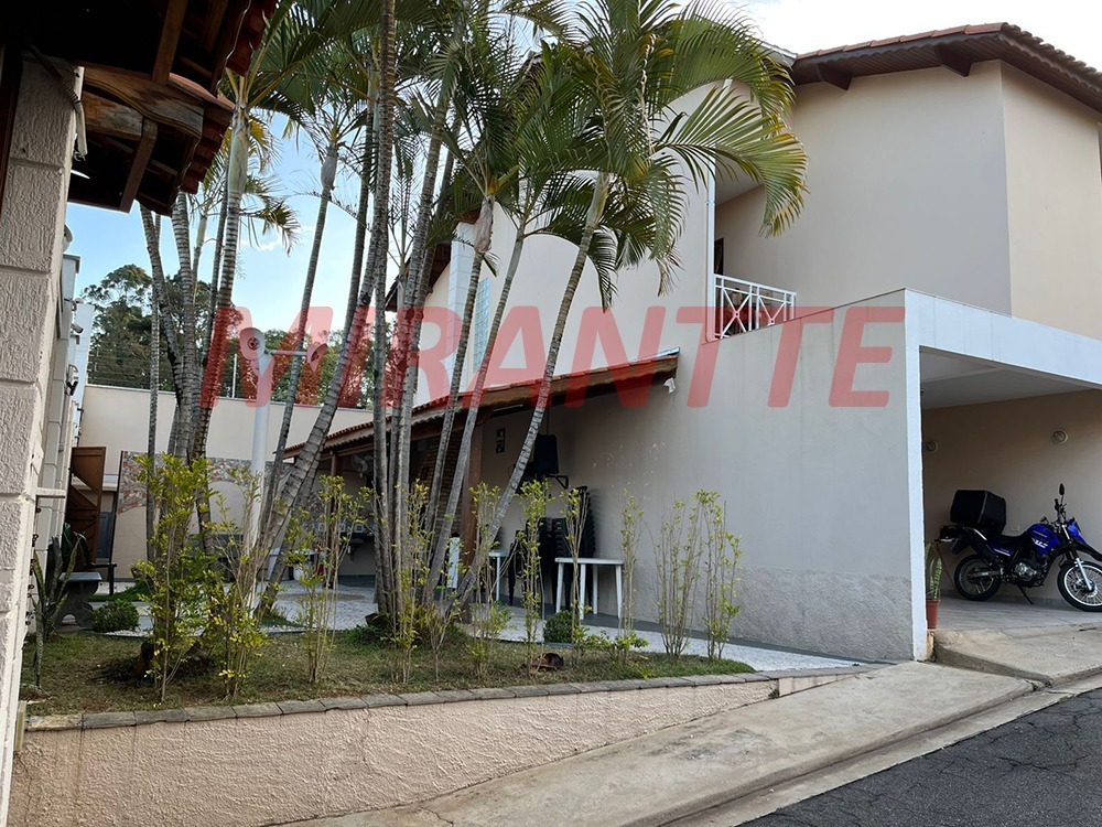 Cond. fechado de 126m² com 3 quartos em Vila Mazzei