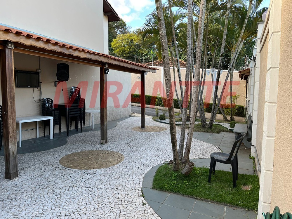 Cond. fechado de 126m² com 3 quartos em Vila Mazzei