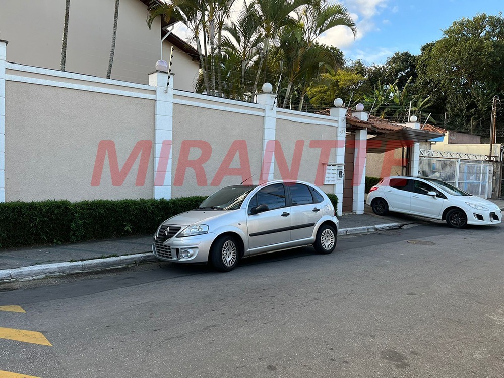 Cond. fechado de 126m² com 3 quartos em Vila Mazzei