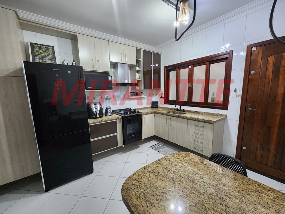 Sobrado de 185m² com 3 quartos em Vila Rosália