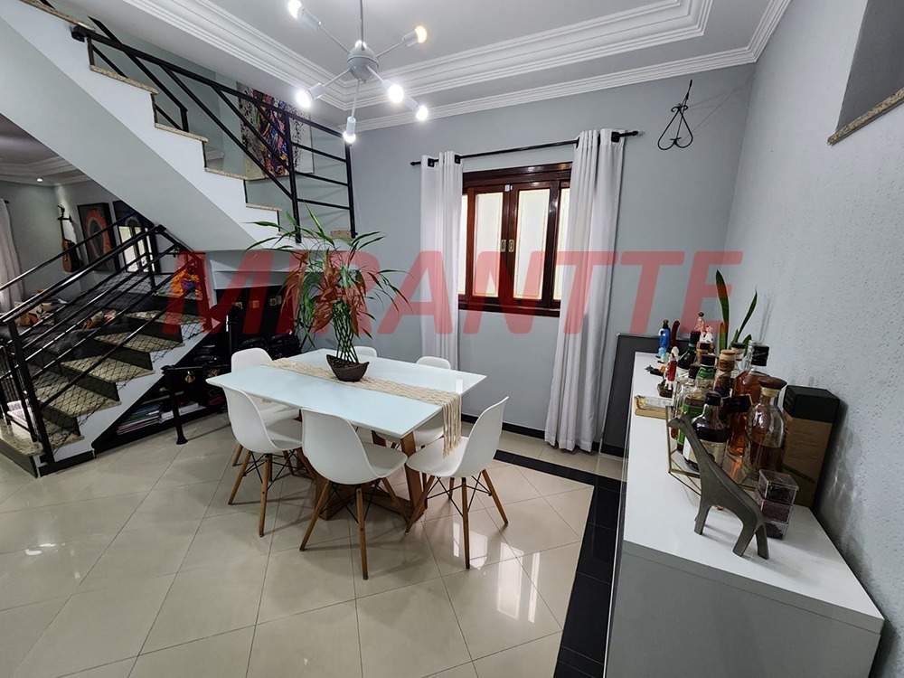 Sobrado de 185m² com 3 quartos em Vila Rosália