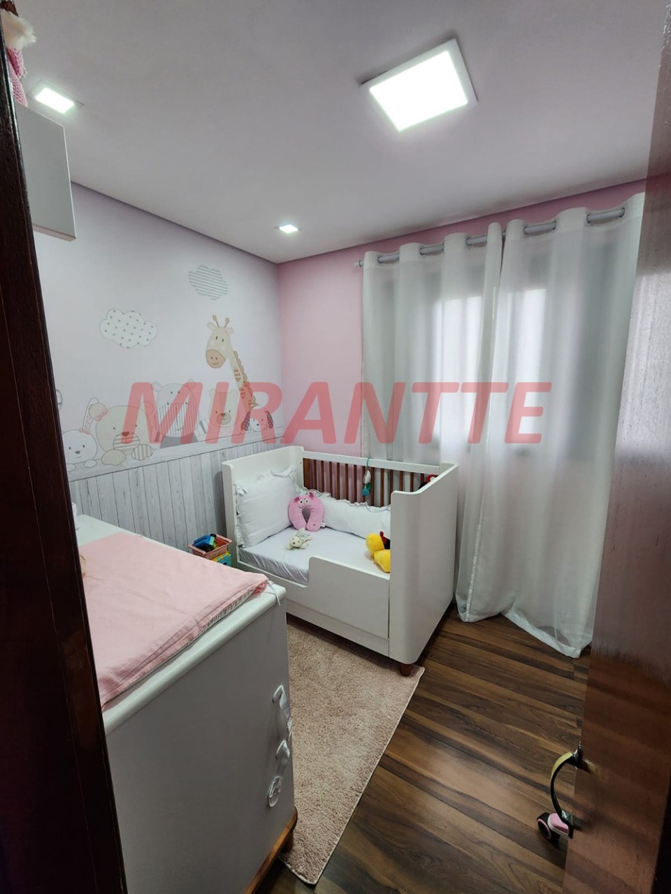 Sobrado de 185m² com 3 quartos em Vila Rosália