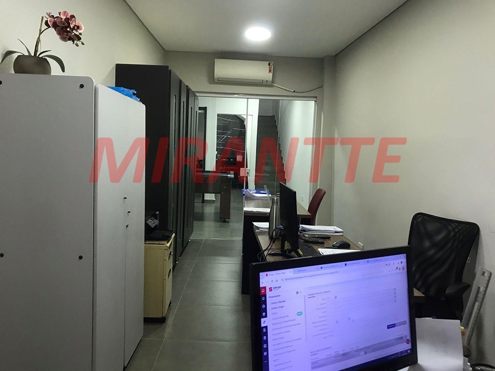 Comercial de 300m² em Santana