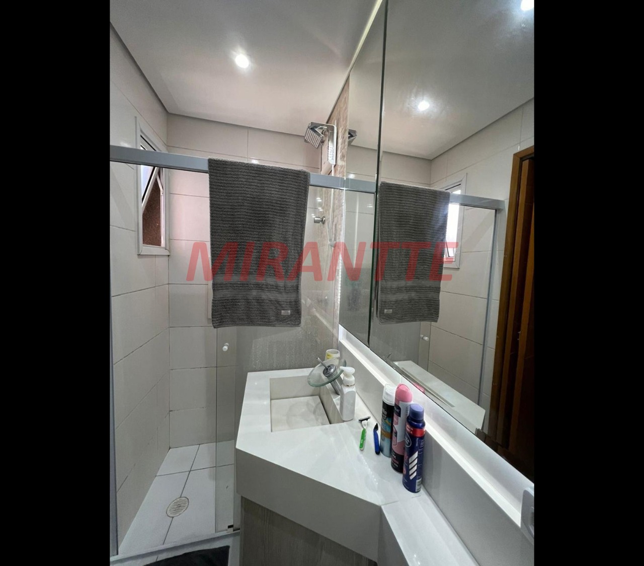 Cond. fechado de 74m² com 2 quartos em Vila Jaguara