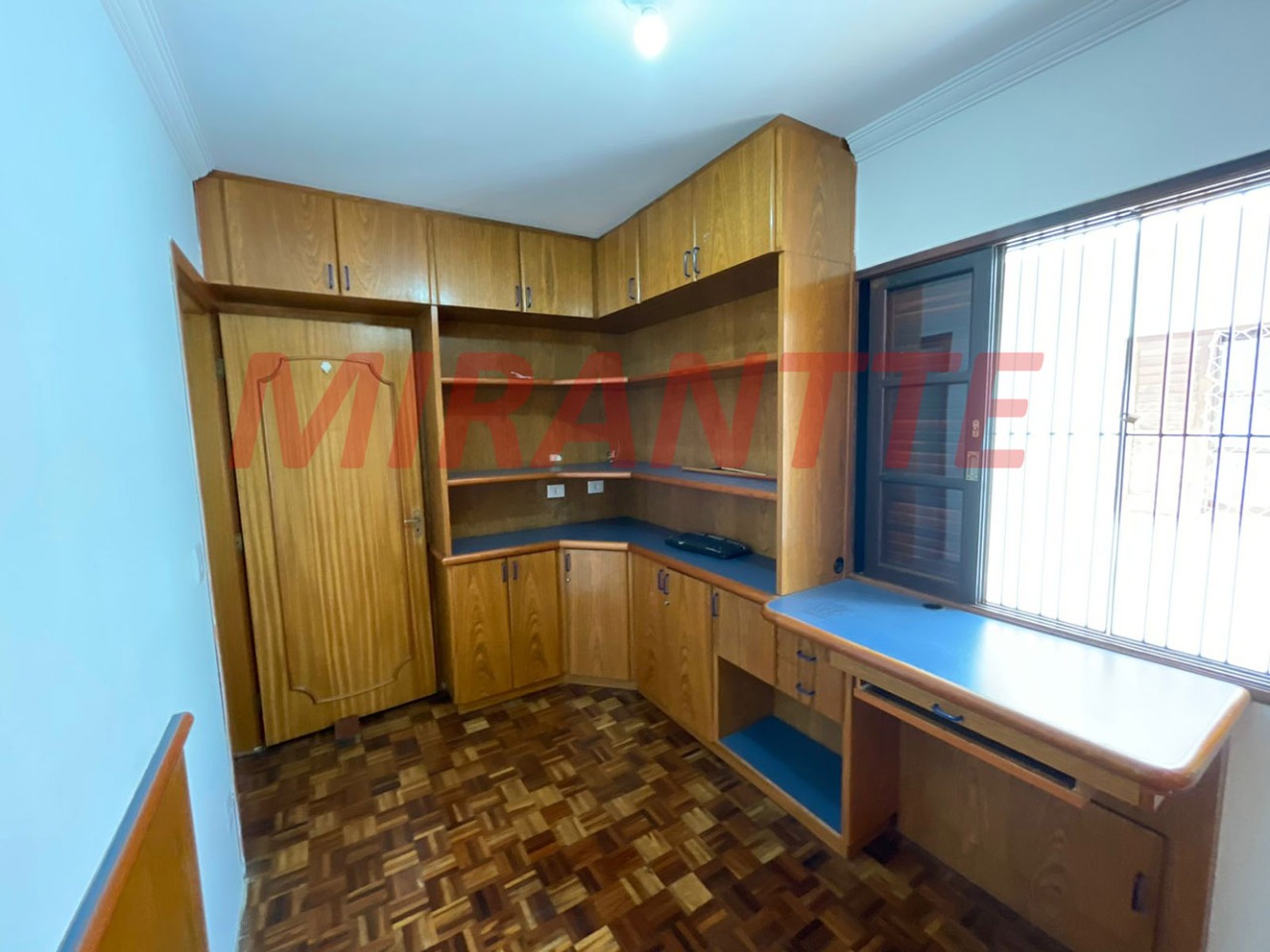 Sobrado de 200m² com 4 quartos em Vila Irmaos Arnoni