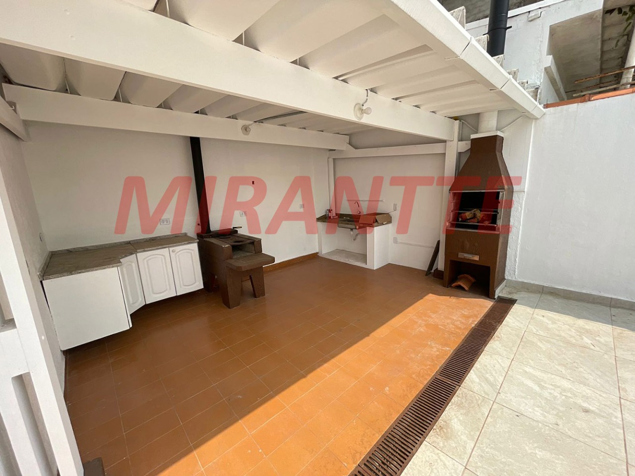 Sobrado de 200m² com 4 quartos em Vila Irmaos Arnoni