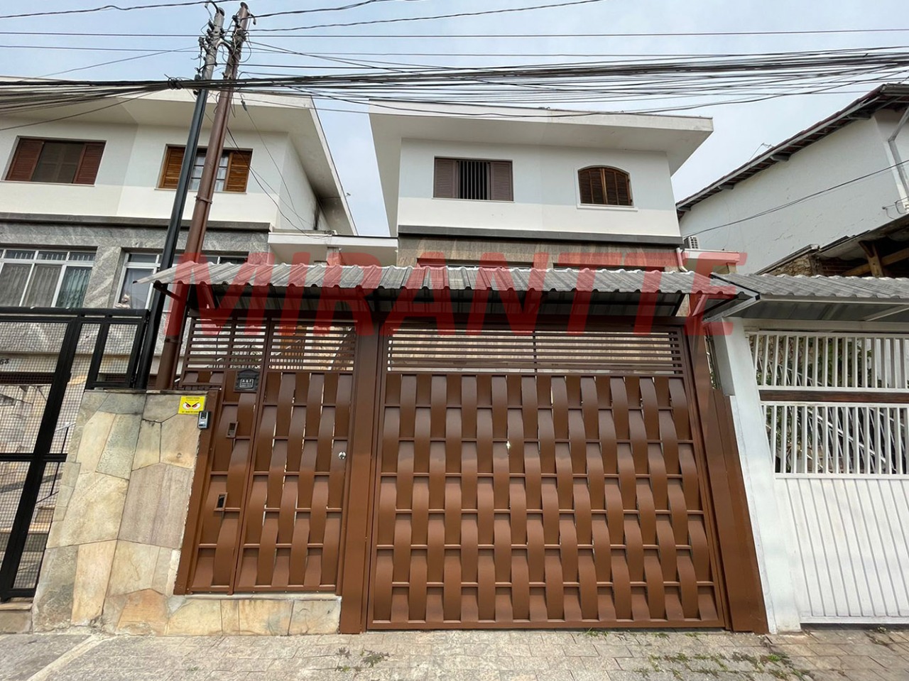 Sobrado de 200m² com 4 quartos em Vila Irmaos Arnoni
