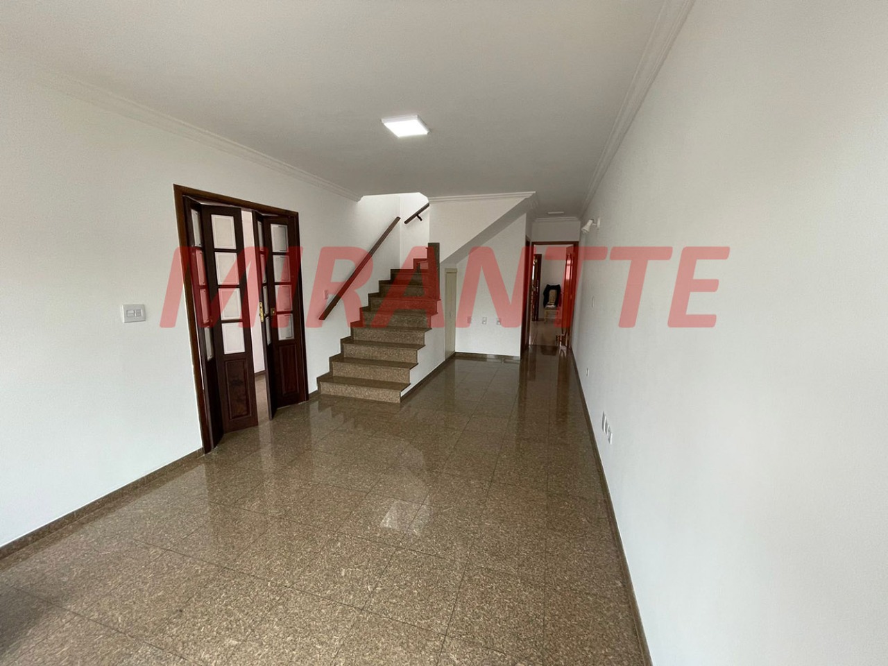 Sobrado de 200m² com 4 quartos em Vila Irmaos Arnoni