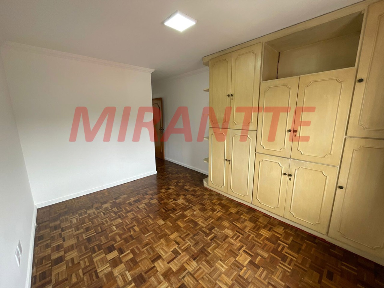 Sobrado de 200m² com 4 quartos em Vila Irmaos Arnoni