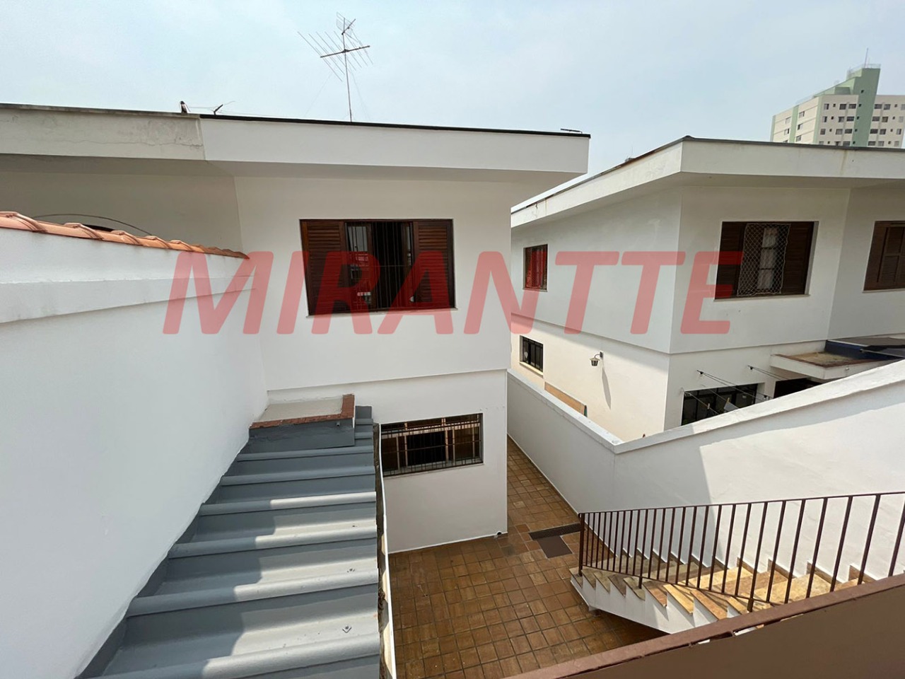 Sobrado de 200m² com 4 quartos em Vila Irmaos Arnoni