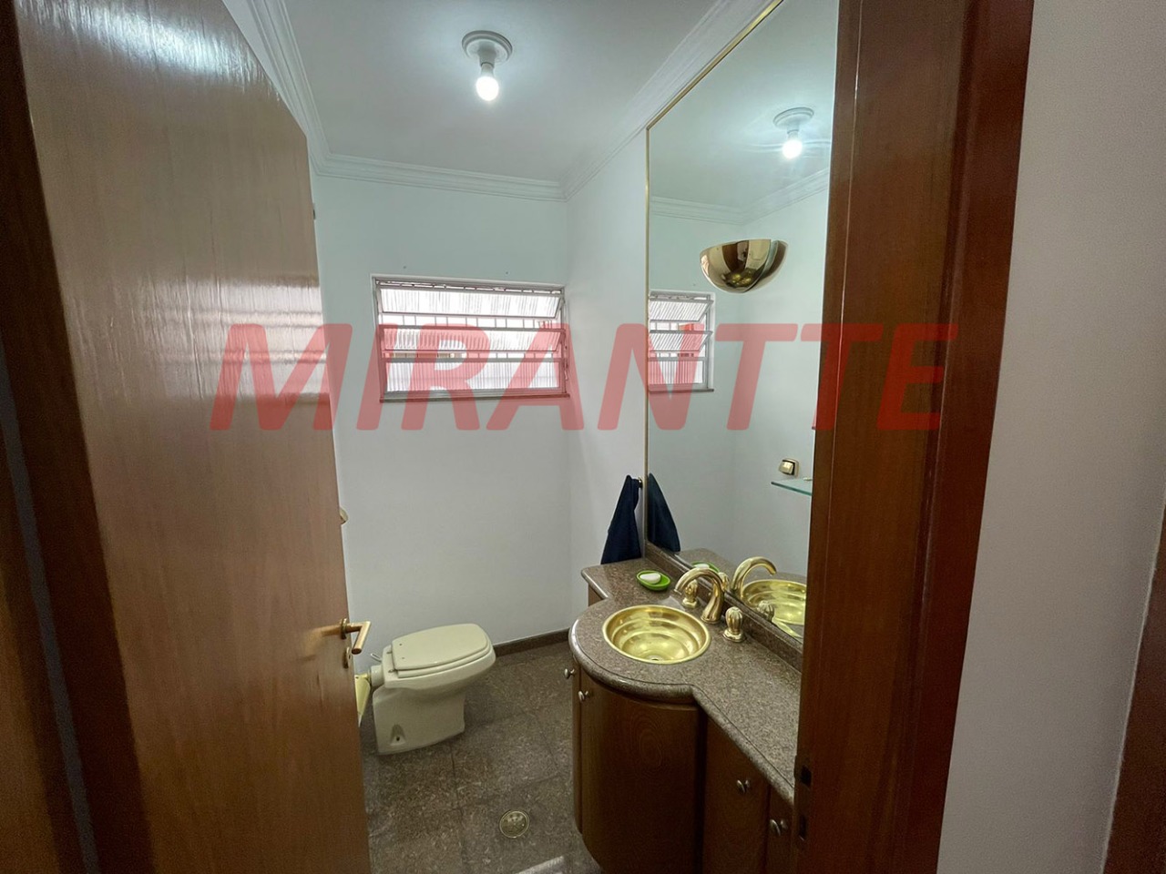 Sobrado de 200m² com 4 quartos em Vila Irmaos Arnoni