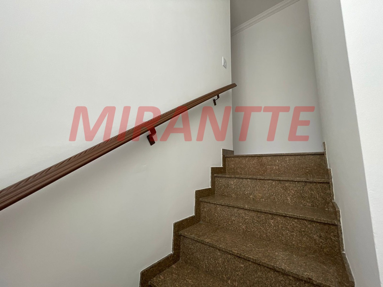 Sobrado de 200m² com 4 quartos em Vila Irmaos Arnoni