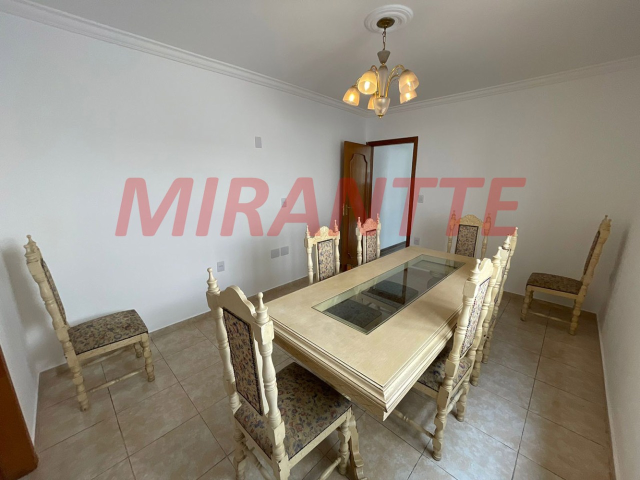 Sobrado de 200m² com 4 quartos em Vila Irmaos Arnoni