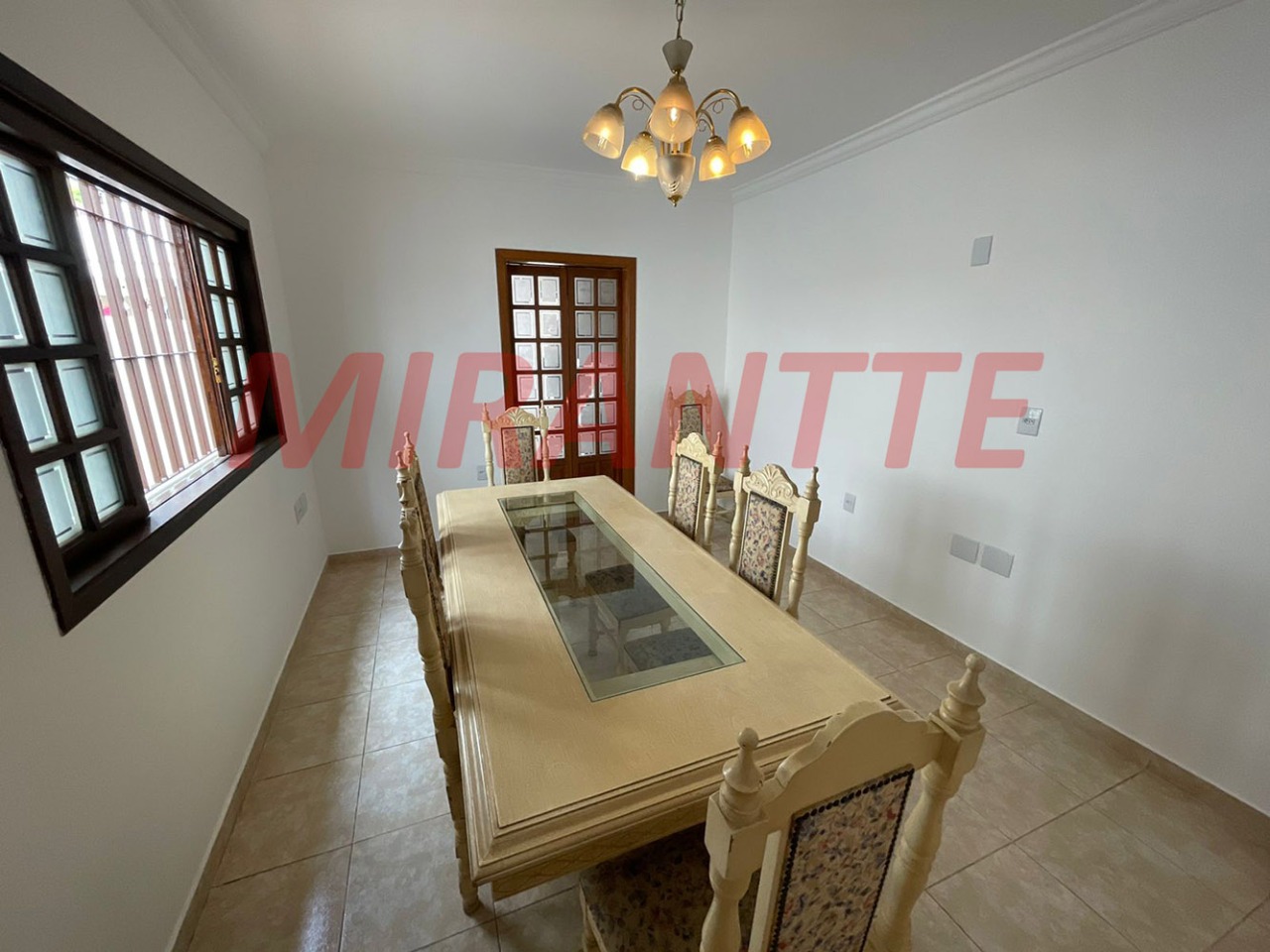 Sobrado de 200m² com 4 quartos em Vila Irmaos Arnoni