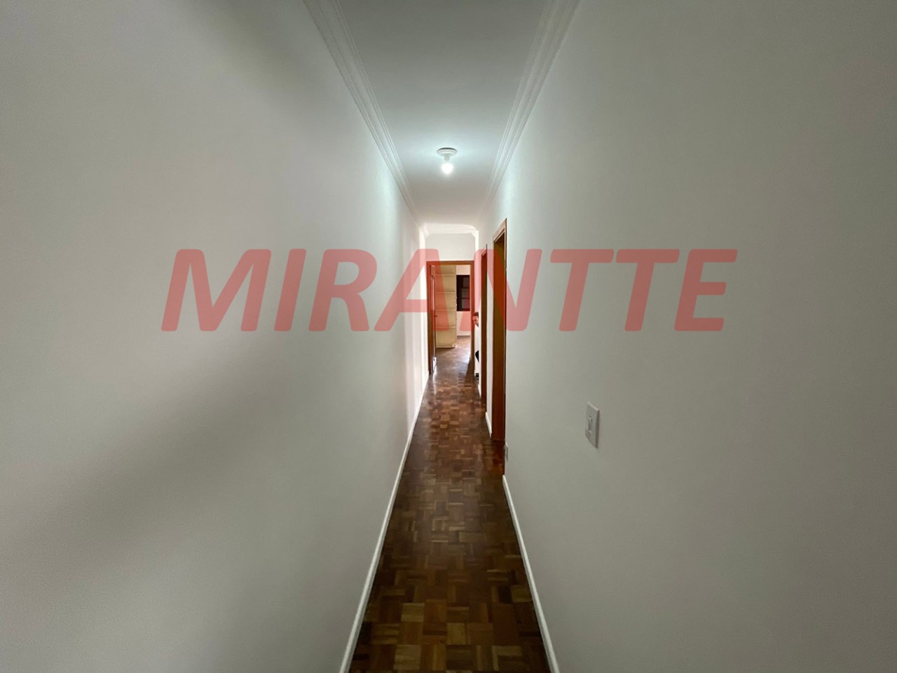 Sobrado de 200m² com 4 quartos em Vila Irmaos Arnoni