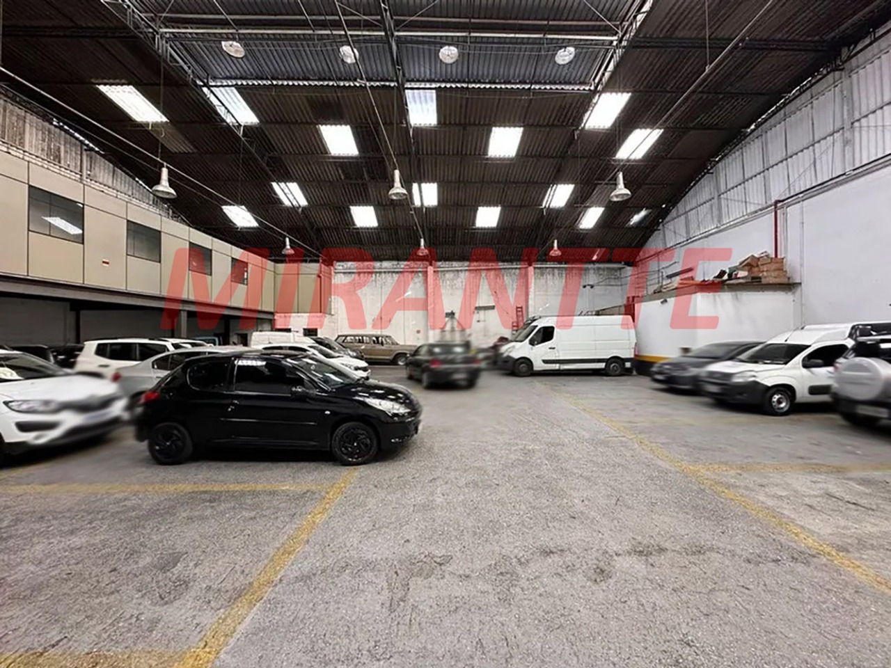 Galpao de 876m² em Limão