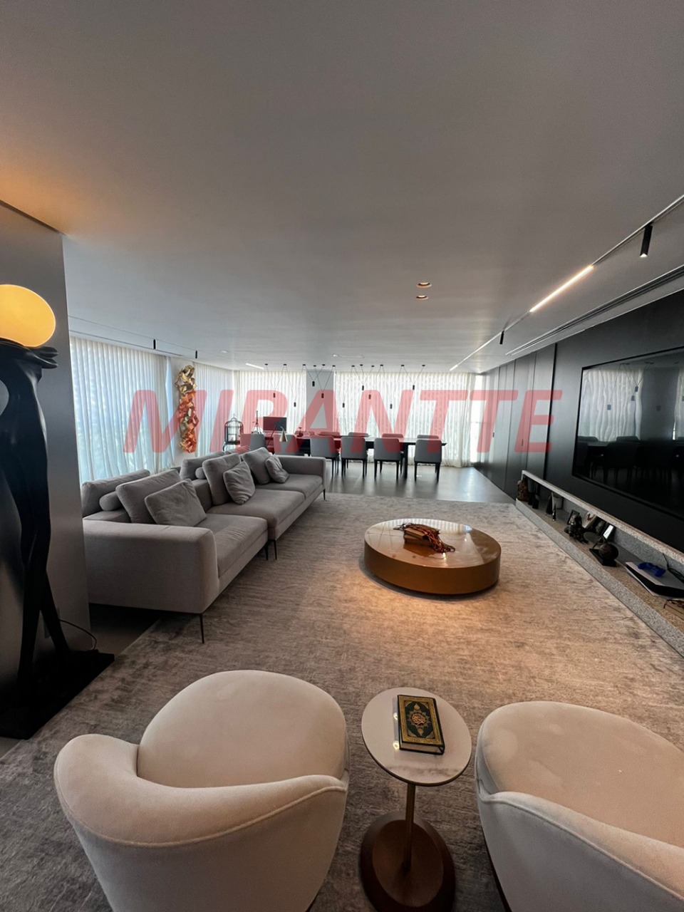 Apartamento de 255m² com 4 quartos em Santana