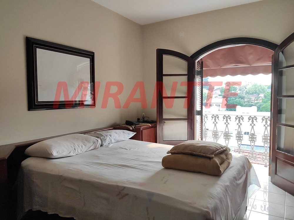 Sobrado de 221m² com 3 quartos em Vila Irmaos Arnoni