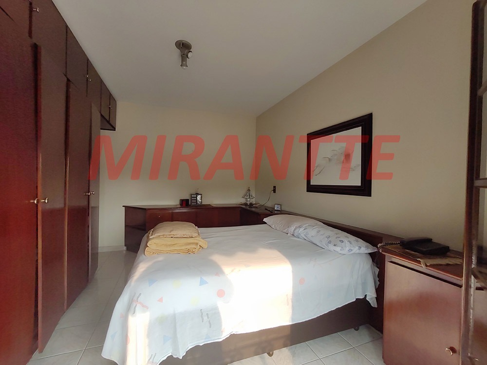 Sobrado de 221m² com 3 quartos em Vila Irmaos Arnoni