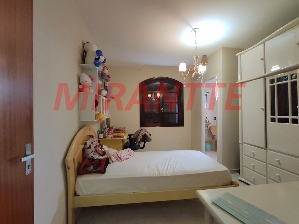 Sobrado de 221m² com 3 quartos em Vila Irmaos Arnoni