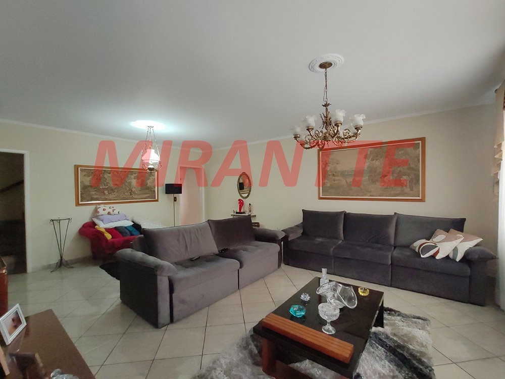 Sobrado de 221m² com 3 quartos em Vila Irmaos Arnoni