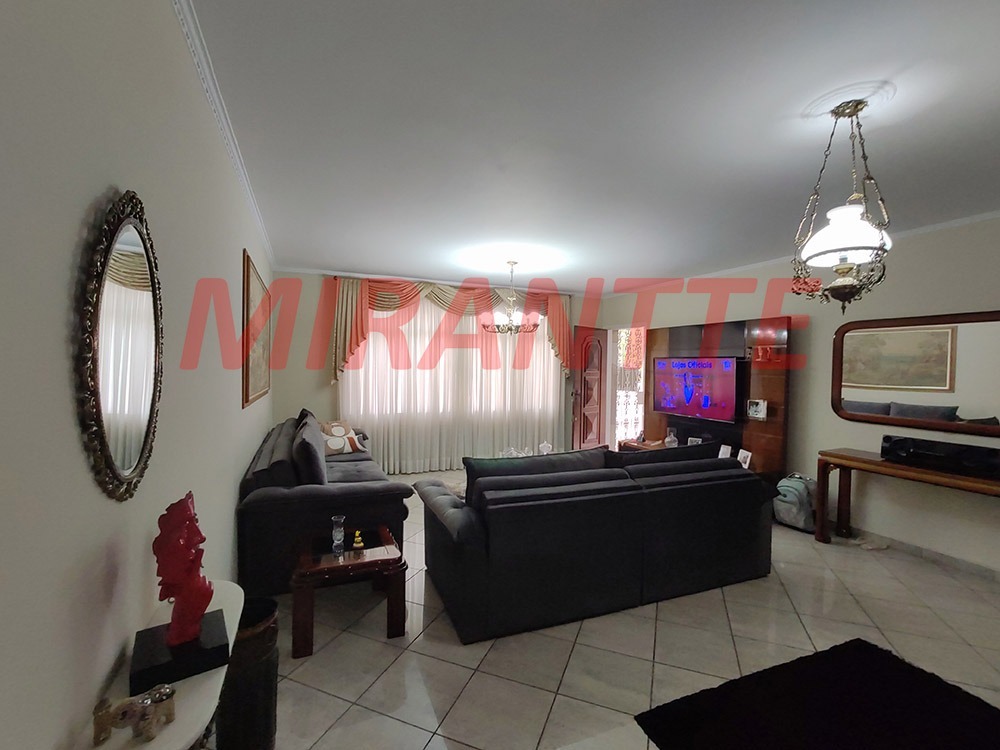 Sobrado de 221m² com 3 quartos em Vila Irmaos Arnoni
