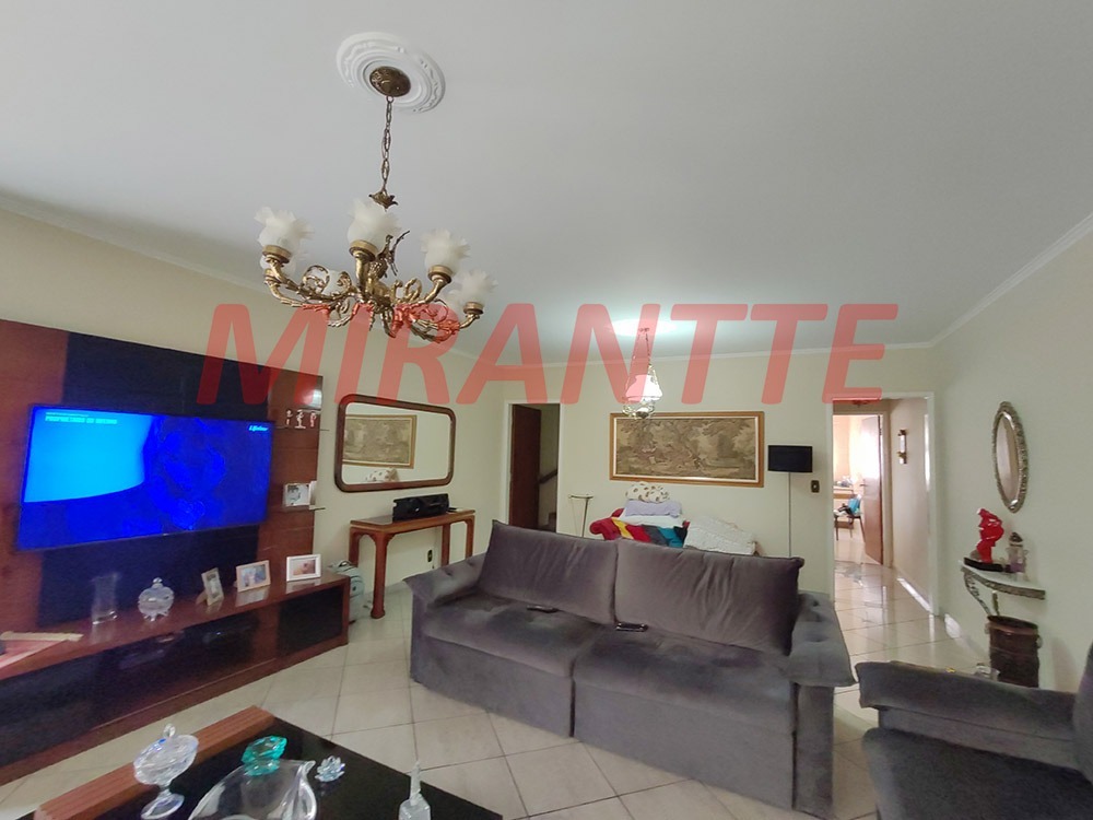 Sobrado de 221m² com 3 quartos em Vila Irmaos Arnoni